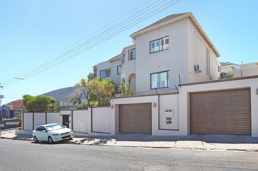 4 Bedroom Property for Sale in Fresnaye Western Cape